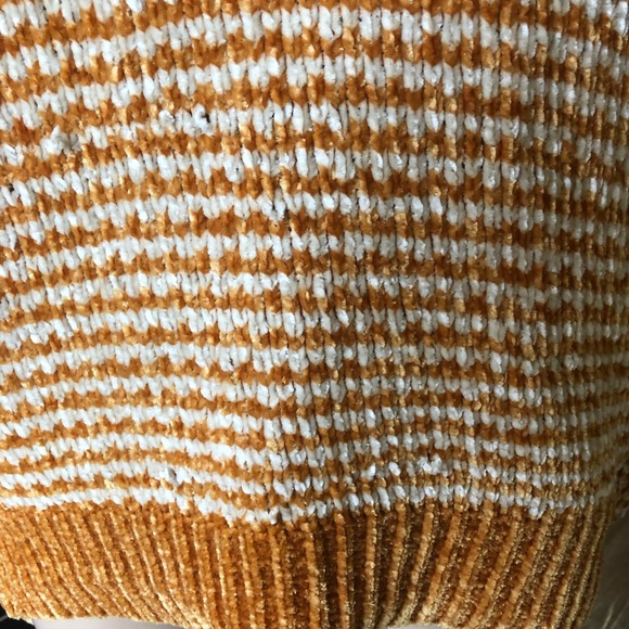 Vintage Chenille Sweater - Picture 4 of 5